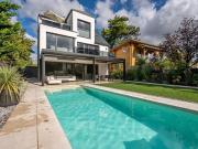 HighTech Living mit Pool Eigengrund gehobenes Design...