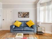 Hillcourt Avenue, London, N12 8EY, United Kingdom | 6...