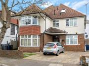 Hillside Drive, Edgware HA8, 1 bed flat to rent, £1,300...