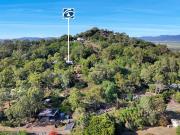 Hilltop Acreage With Big Views & Big Living 1.07 ha