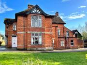 Hinton House, 1 Clooney Park West