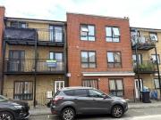 Hirst Crescent, North Wembley, 2 Bedroom Flat