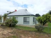 HISTORIC URANA: SOLID 4 BEDROOM PLUS HUGE SHED