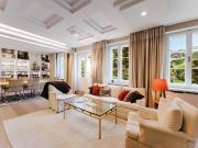 Historischer Blick!180 m² Altbauwohnung mit Balkon und...