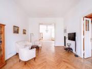 Historisches Juwel Imposante Altbauwohnung im...