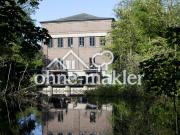 Historisches Pumpenhaus am See