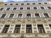 HISTORISCHES ZINSHAUS: wunderschön sanierte 2 Zimmer...