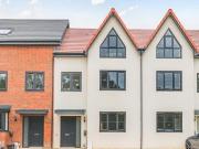 Hmo Eighth Avenue, Aylesbury, 1 Bedroom House