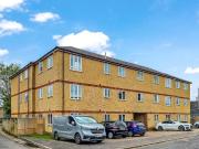 Hobbs Close, Waltham Cross, 0 EN8, 2 bed flat to rent,...