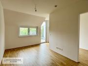 HOCHWERTIG & HELL / VERFÜGBAR AB APRIL / Balkonwohnung...