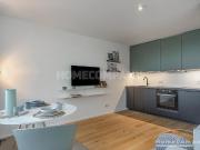 Hochwertig möblierte 2,5 Zimmer Wohnung mit Balkon in...