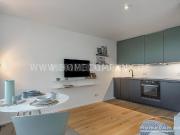 Hochwertig möblierte 2,5 Zimmer Wohnung mit Balkon in...