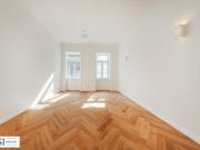 Hochwertig sanierte 2 Zimmer Wohnung