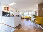 Hochwertig sanierte 2 Zimmer Wohnung mit großer... Hochwertig sanierte 2 Zimmer Wohnung mit großer...