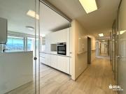 Hochwertig sanierte 4 Zimmer Wohnung mit großer Loggia &...