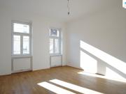 Hochwertig sanierte Altbauwohnung mit Balkon