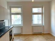 Hochwertig sanierte Maisonette Wohnung Altbau in Berlin...