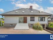 Hochwertig saniertes Zweifamilienhaus inkl. Einbauküche...