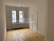 hochwertige 2 Zimmer Wohnung in schönem sanierten Altbau...