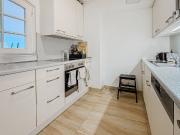 Hochwertige 2 Zimmer Wohnung mit Wintergarten im...