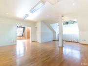 HOCHWERTIGE DACHGESCHOSSWOHNUNG MIT AIRCONDITION