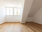 Hochwertige Dachgeschosswohnung mit Loggia