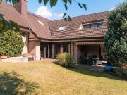 Hochwertiges Architektenhaus mit großem Grundstück in...