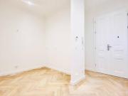 Hochwertigste Ausstattung in wunderschönem Altbau