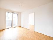 Hofruhelage: Moderne 2 Zimmer Wohnung mit Loggia