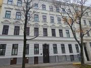 HOFSEITIG GELEGENE GARCONNIERE MT TERRASSE UND GARTEN IN...