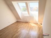HOFSEITIG Großzügige 4 Zimmerdachgeschosswohnung mit...
