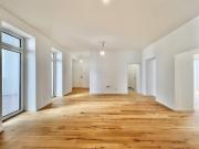 HOFSEITIGE 3 ZIMMER ALTBAUWOHNUNG MIT LOGGIA NÄHE...