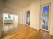 HOFSEITIGE ALTBAUMIETE MIT BALKON