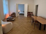 Hofseitige Altbauwohnung beim Schottenring