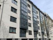 Hofseitige Neubauwohnung mit Balkon und Klimaanlage