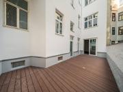 Hofseitiger Erstbezug mit großer Terrasse nächst...