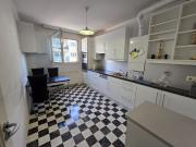 Hofzeile: Helles Neubau DG | Balkon + Parken | Option...