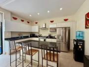 Hogar con luz natural y acabados premium en Arbolada Cancún