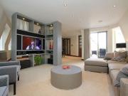 Holbein Place, London SW1W, 3 bed flat to rent, £16,033...
