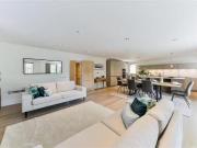 Holly House, Clifton Road, Wimbledon. 2 bed apartment...