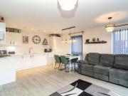 Holmesley Road, Borehamwood WD6, 2 bed flat to rent,...
