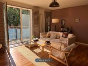Holyrood, Edinburgh EH8, 2 bed flat to rent, £2,020 pcm...