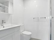 MODERN TWO BEDROOM UNIT IN GREAT LOCATION WALK TO NEPEAN...