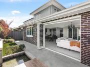 Stunning 5 Bedroom Family Home ONE WEEK FREE RENT ! 6...