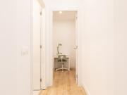 Homely 3 bedroom apartment near Universitat metro station