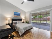 homePremium: HUGE 4K TVs, Mini Fridge, Workspace