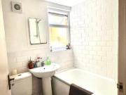 Homerton flat with a garden & 2 bed option