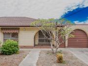 Homette with Spacious Living!