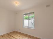 Homette with Spacious Living!