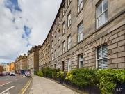 Hope Park Crescent, Newington, Edinburgh EH8, 4 bed flat...